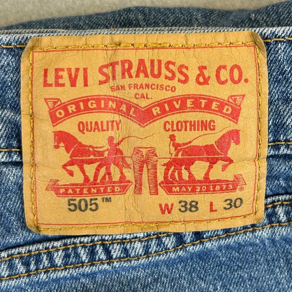 Levis these levi